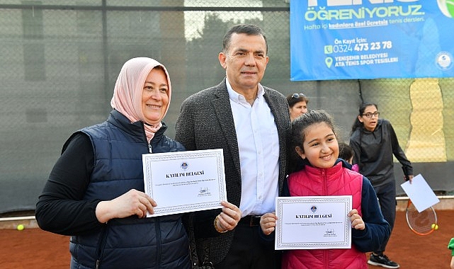 Çay saatinde tenis öğrenen 140 kadın sertifikasını aldı