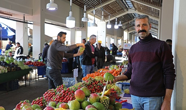 Kemer Kapalı Pazar Yeri Projesi’ne esnaf ve vatandaştan tam not