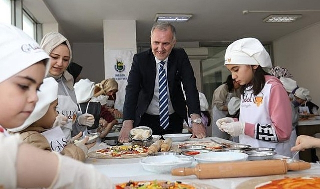 Minik Aşçıların Ellerinden ”İnegöl Köfteli Pizza”