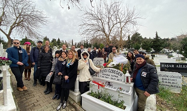 Türk Eğitim Vakfı Bağışçısı Ferdi Özbeğen Kabri Başında Anıldı