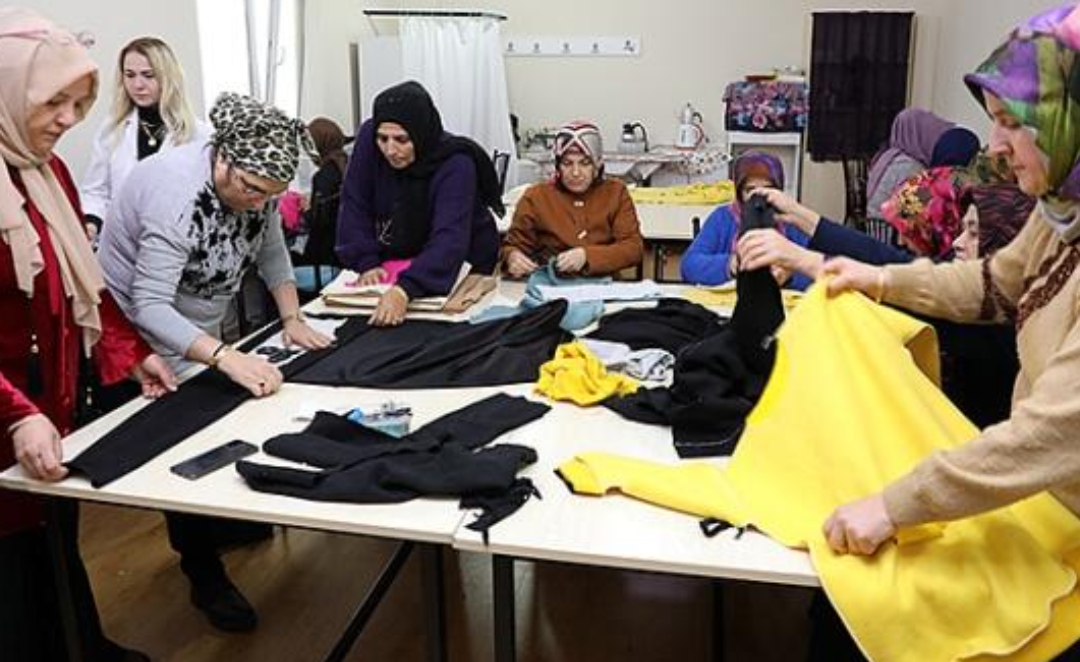 İlkadım’lı Kursiyerler Depremzedeler İçin Diktiler