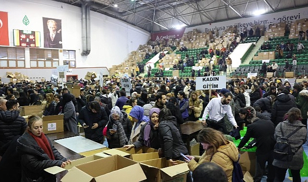 Çankaya Belediyesinin Deprem Bölgesine Yardımları Sürüyor