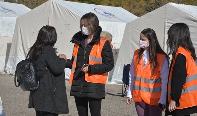 Çukurova Belediyesi Psiko-Sosyal Ekibiyle de Dokunuyor