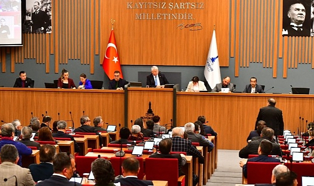 İzmir Büyükşehir Belediyesi’nden deprem bölgesindeki çiftçilere yem desteği