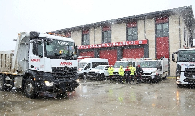 Kocaeli Büyükşehir’den deprem bölgesine ekipler gitmeye devam ediyor