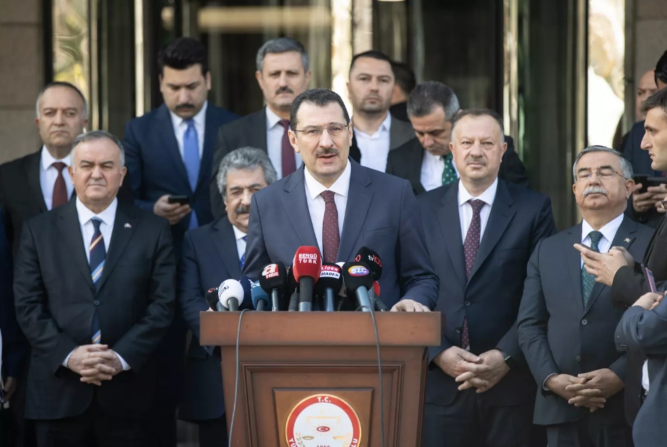 Cumhurbaşkanımız Erdoğan’ın, Cumhur İttifakı‘nın cumhurbaşkanı adayı olarak başvurusu YSK’ye yapıldı