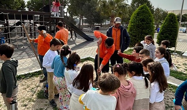 Çeşme’de okul bahçeleri meyve bahçesine dönüşüyor