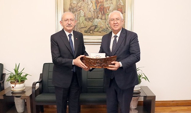 Karabağlar Belediye Başkanı Muhittin Selvitopu’dan Kemal Kılıçdaroğlu’na “hayırlı olsun” ziyareti