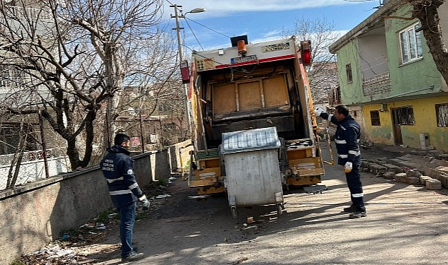 Yenişehir Belediyesi temizlik işleri ekipleri şimdi de Adıyaman’da
