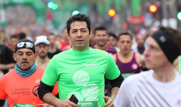 Mert Fırat, Schneider Electric Paris Maratonu’nda Depremzedeler için Koştu