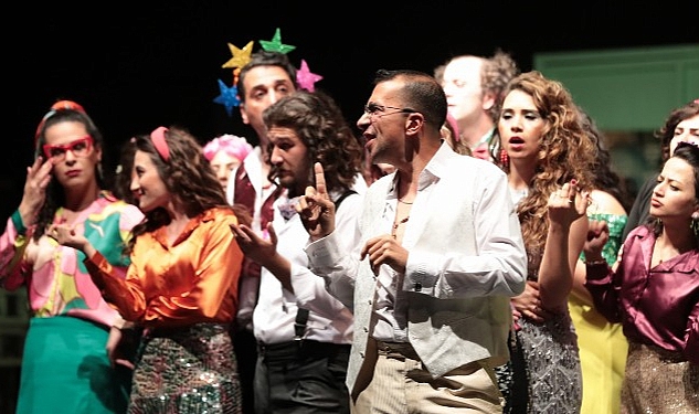 Aliağa Belediye Tiyatrosu Oyuncularından Muhteşem Performans