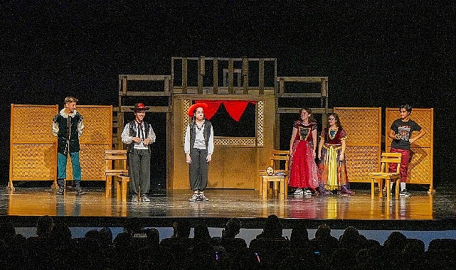 Gaziemir’de sahne çocukların