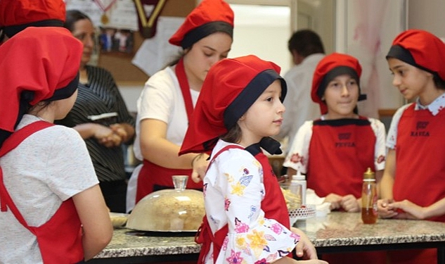 Gölcük Belediyesi’nden Gençlere Yönelik Pastacılık Kursu