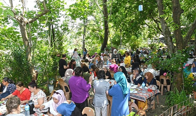 Karabağlar Belediyesi Semt Merkezi kursiyerlerine yönelik geziler sürüyor