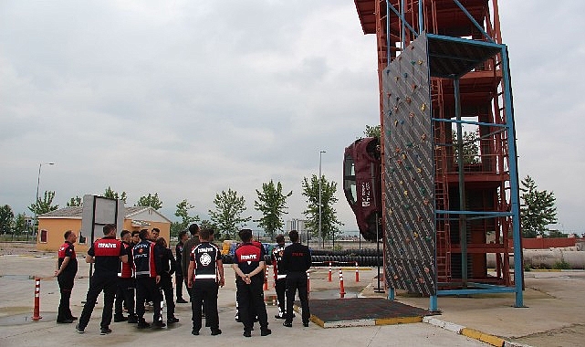 Kocaeli Büyükşehir Belediyesi’nden 10 yılda 2.171 İtfaiyeciye eğitim